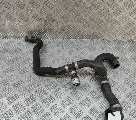 Mercedes-Benz CLS C218 X218 Engine coolant pipe/hose A2185011682