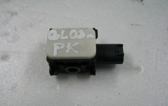 Mercedes-Benz GL X164 Airbag deployment crash/impact sensor A0038202826
