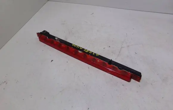 Audi A3 S3 8L Third/center stoplight 8D9945097B