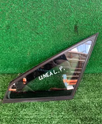 Fiat Linea Front door vent window glass four-door 