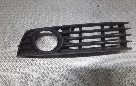 Audi A4 S4 B6 8E 8H Front bumper lower grill 8E0807681