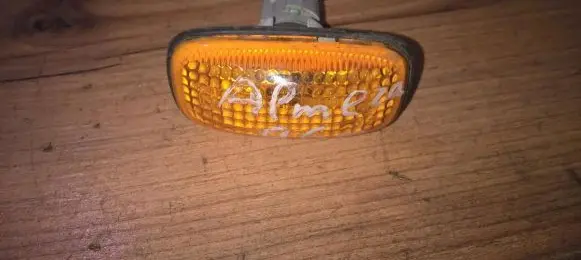Nissan Almera Front fender indicator light