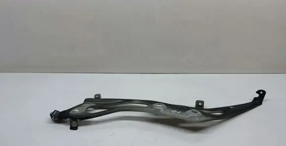 BMW 2 F46 Fender mounting bracket 7200092
