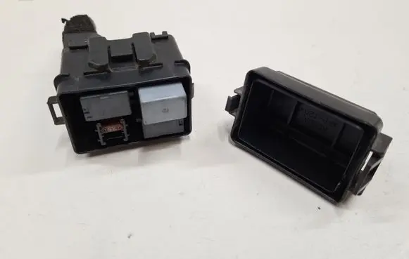 Honda Accord Relay mounting block 