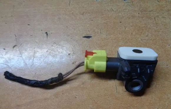 Skoda Fabia Mk2 (5J) Airbag deployment crash/impact sensor 2H0959351