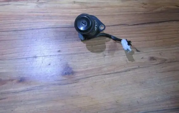 Mazda 323 F Tailgate exterior lock 