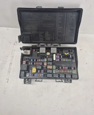 Dodge Durango Fuse module 68425216AB P68425216AB