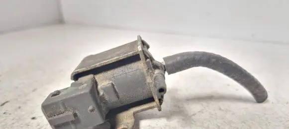 Volkswagen Golf IV Turbo solenoid valve 026906283h