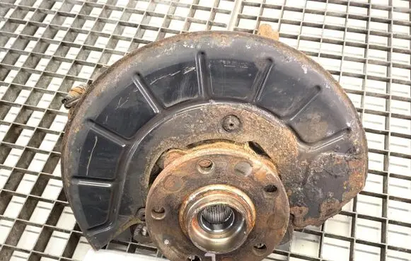 Seat Altea XL Front wheel hub spindle knuckle