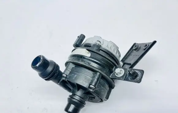 Mercedes-Benz GLC X253 C253 Electric auxiliary coolant/water pump A2535010920