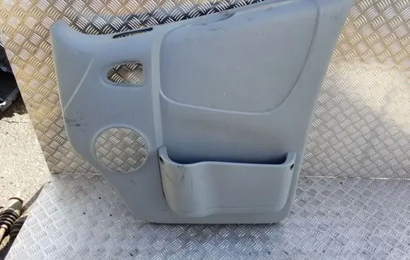 Renault Trafic II (X83) Front door card panel trim 91165802 7700313075