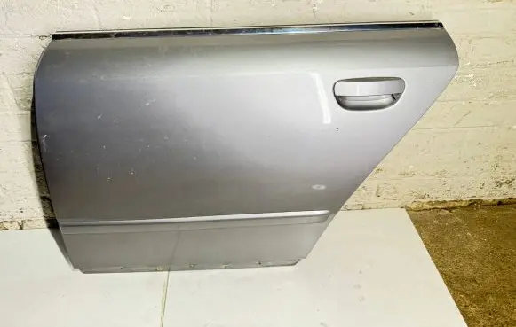 Audi A4 S4 B6 8E 8H Rear door