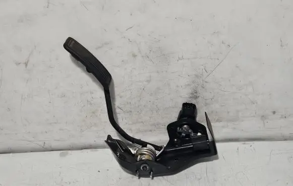 Toyota Avensis T250 Accelerator throttle pedal 8928152021