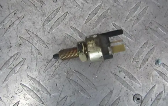 Mazda 323 F Brake pedal sensor switch