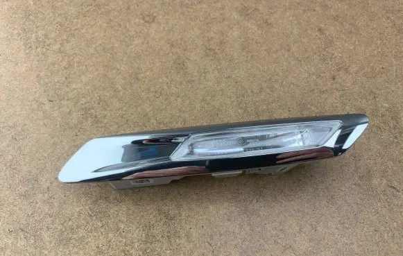 BMW 5 F10 F11 Front fender indicator light 7154168 63137154168
