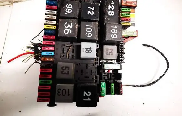 Ford Galaxy Fuse box set 357937039
