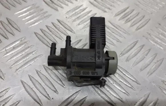 Audi A6 S6 C5 4B Valve vacuum 1J0906283C
