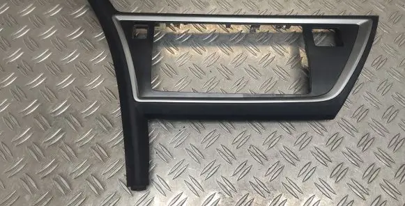 Toyota Auris E180 Radio/GPS head unit trim 5640502430 5540502440