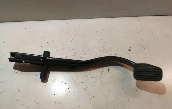 Volvo V70 Brake pedal