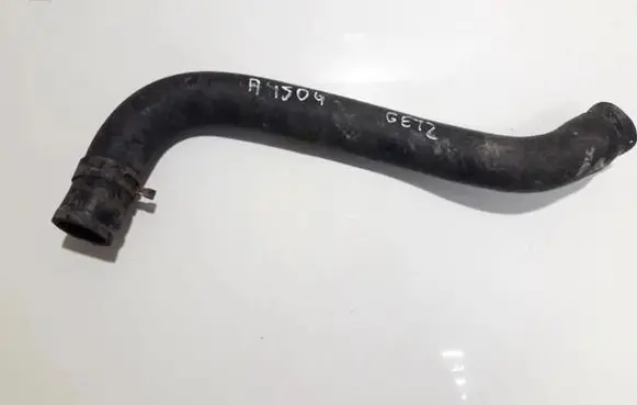 Engine coolant pipe/hose