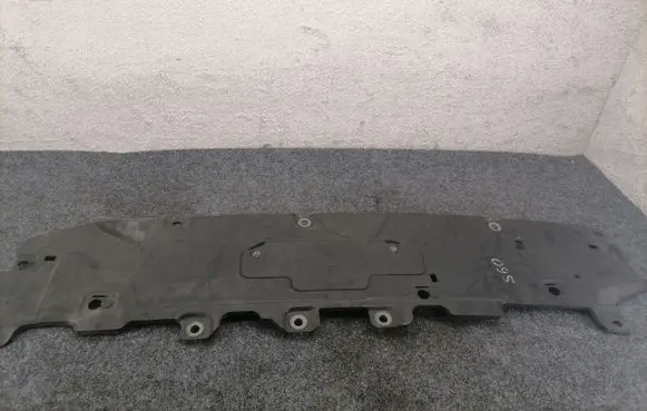 Center/middle under tray cover