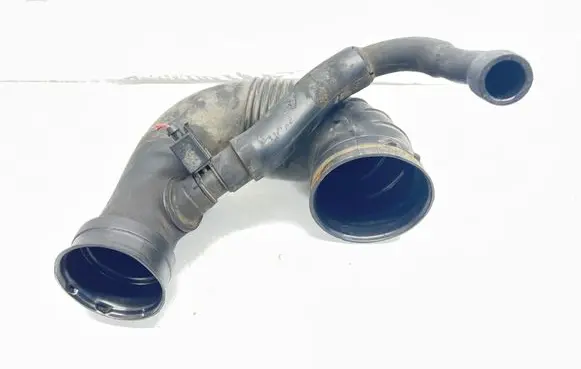 Mercedes-Benz E W211 Turbo air intake inlet pipe/hose A6480940197