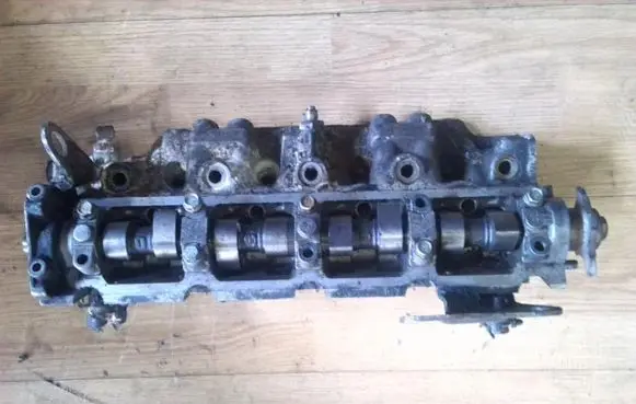 Renault Laguna I Engine head 