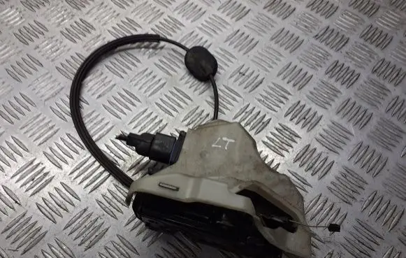 Volkswagen Golf Plus Rear door lock 7L0839015