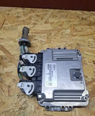 Ford Focus Engine control unit/module 8M5112A650LC