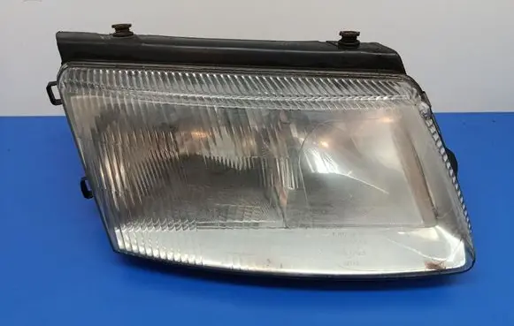Volkswagen PASSAT B5 Headlight/headlamp