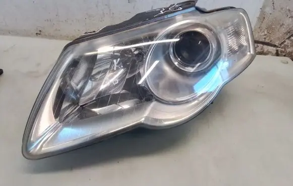 Volkswagen PASSAT B6 Headlight/headlamp