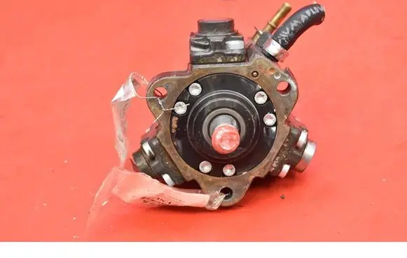 Alfa Romeo Mito Fuel injection high pressure pump 55234362