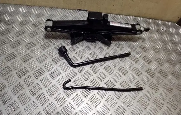 Hyundai ix35 Tool set 