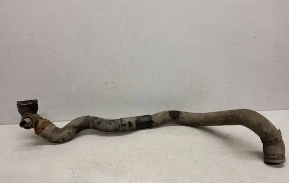 Engine coolant pipe/hose