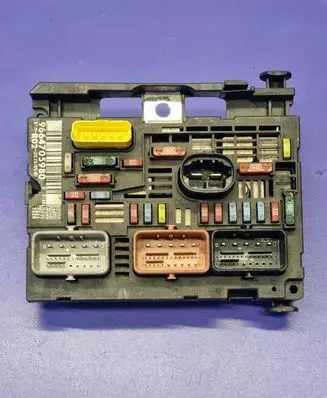 Citroen C4 Grand Picasso Fuse module 9664705980