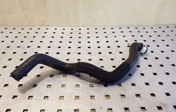 Mercedes-Benz C W204 Engine coolant pipe/hose A2045010982