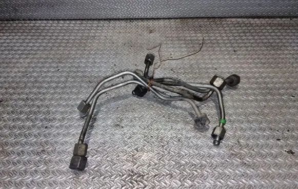 Peugeot Partner Fuel injector supply line/pipe 