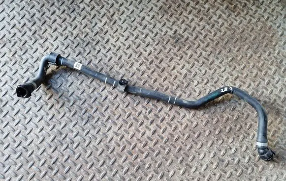 BMW 4 F36 Gran coupe Engine coolant pipe/hose 7635807