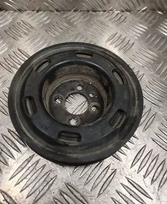 Volkswagen PASSAT B5 Crankshaft pulley 058105251