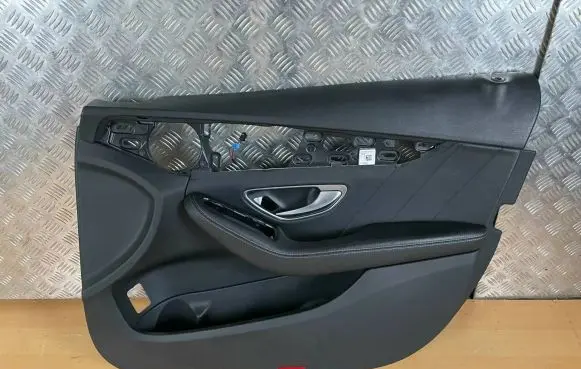 Mercedes-Benz C W205 Front door card panel trim 32185621