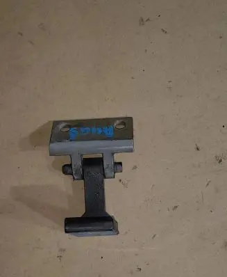 Audi A6 S6 C4 4A Rear door lower hinge 4A0833401