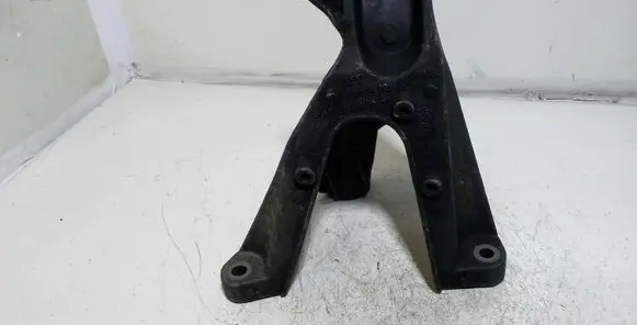 Audi A6 S6 C6 4F Engine mounting bracket 4F0199308P
