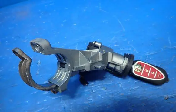 Alfa Romeo Mito Ignition lock 00505254280 0B365 61137402