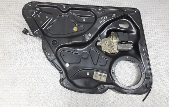 Volkswagen PASSAT B6 Rear door window regulator with motor 3C4839755F