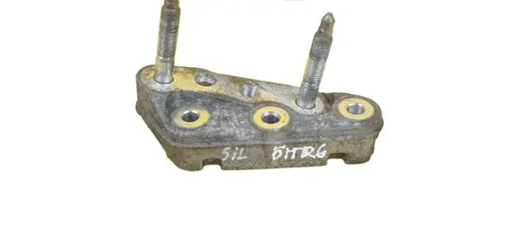 Toyota Avensis T270 Engine mounting bracket N47C16A