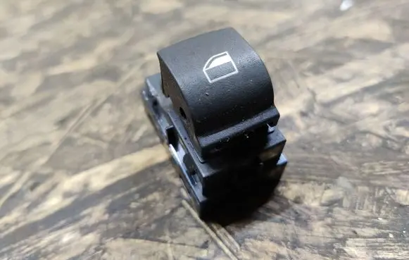 BMW 2 F46 Electric window control switch 9208107