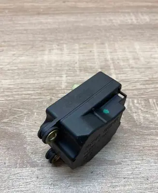 Volvo S60 Air flap motor/actuator 74935F 181002