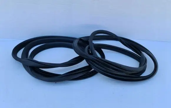 Volkswagen Golf VII Rubber seal loading door 