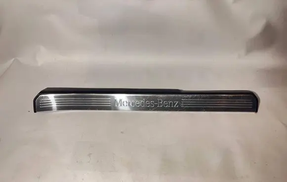 Mercedes-Benz S W221 Front sill trim cover A2216800235