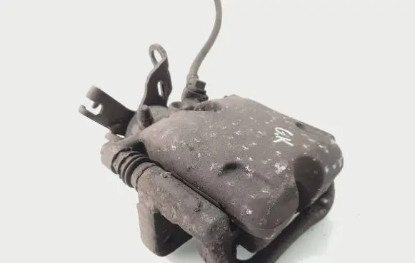 Opel Insignia A Rear brake caliper